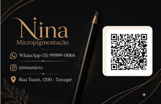 Verso do cartão de visita com QR code para agendar do Nina Micropigmentação, studio de exemplo, estilo Black Premium